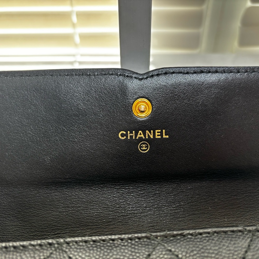 CHANEL Black Caviar Filigree Wallet - Picture 7 of 13